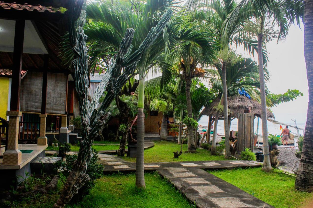 Coconut Beach Bungalows & Warung 2 Amed Zewnętrze zdjęcie