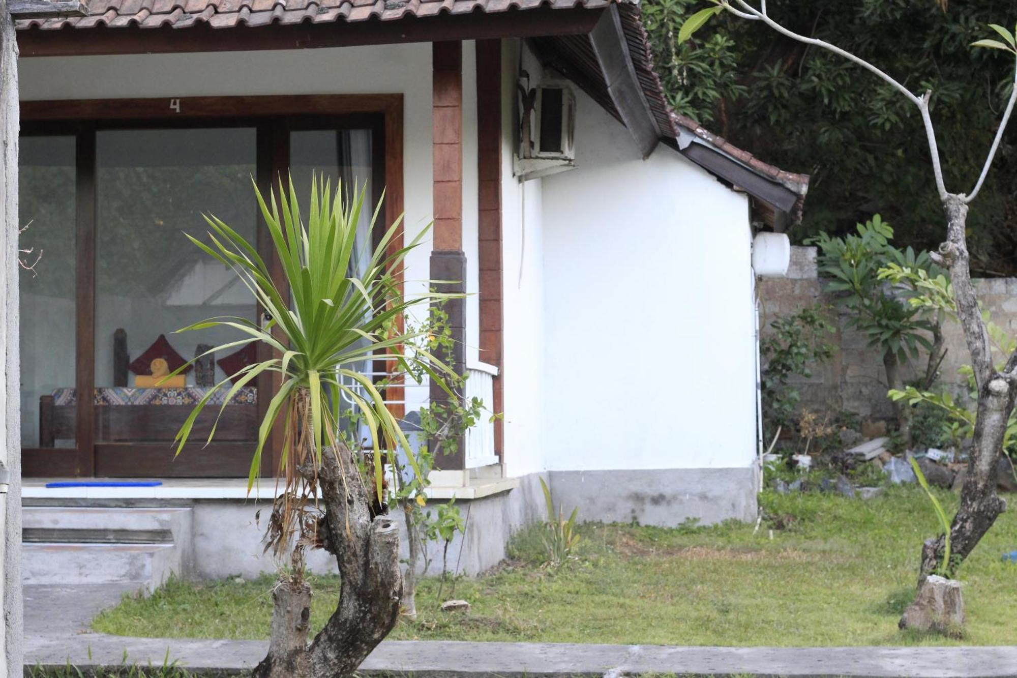 Coconut Beach Bungalows & Warung 2 Amed Zewnętrze zdjęcie