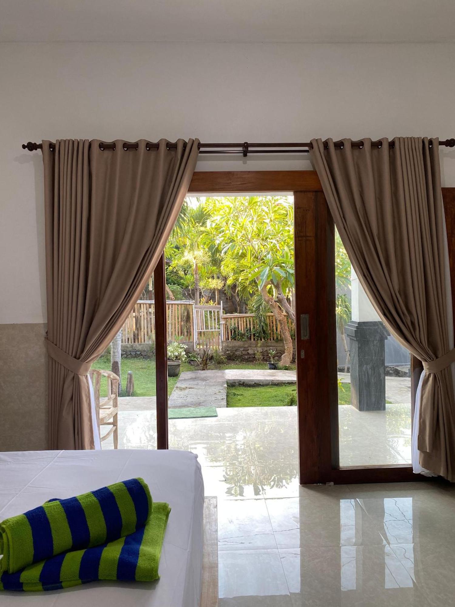 Coconut Beach Bungalows & Warung 2 Amed Zewnętrze zdjęcie